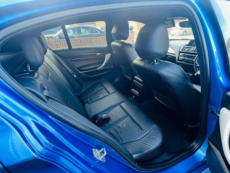 BMW 1 SERIES