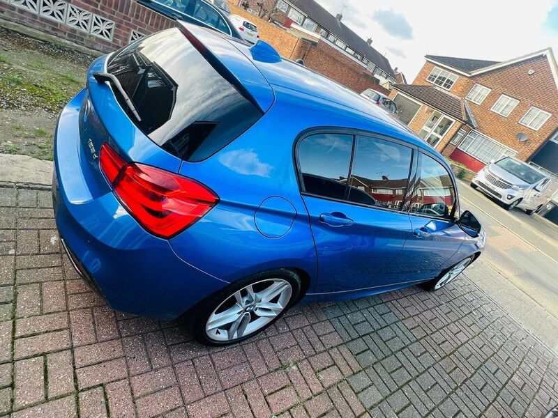 BMW 1 SERIES