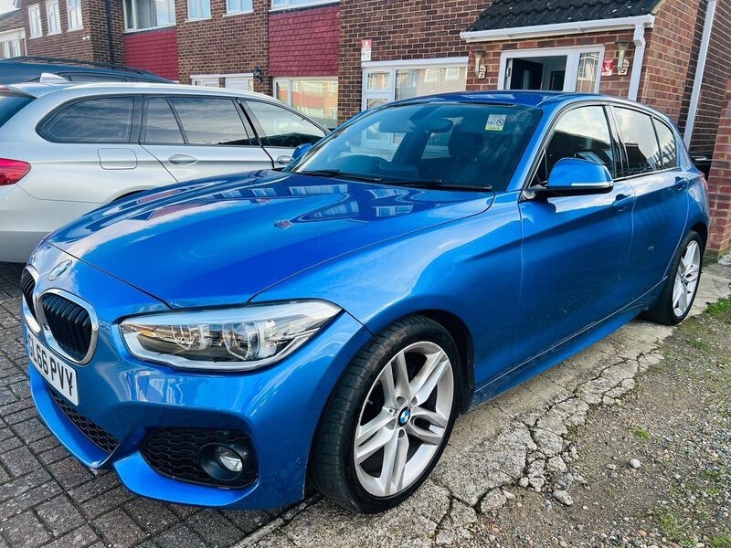 BMW 1 SERIES