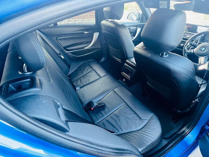 BMW 1 SERIES